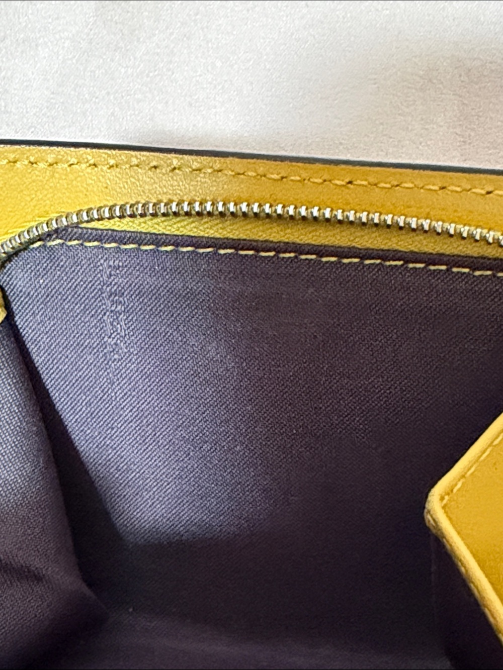 Fendi Zucca bifold FF logo unisex wallet. - Picture 9 of 16